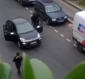 Charlie Hebdo: Καρέ καρέ η διαφυγή των δραστών μετά την αιματηρή επίθεση στα γραφεία της εφημερίδας - Κυρίως Φωτογραφία - Gallery - Video