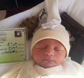 Μια φωτογραφία 1000 μίση & πάθη: Νεογέννητο με πιστόλια & χειροβομβίδα - Viral φανατισμού
