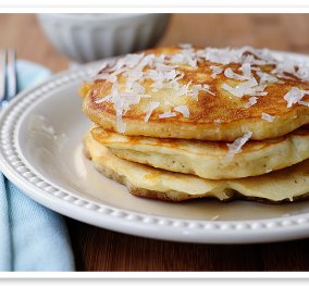 Με "Μοντέρνα" Pancakes με κινόα και καρύδα απογειώνει το πρωινό σας ο Άκης Πετρετζίκης‏
