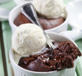 Σουφλέ σοκολάτας με παγωτό βανίλια από τον Γιάννη Λουκάκο  - Κυρίως Φωτογραφία - Gallery - Video
