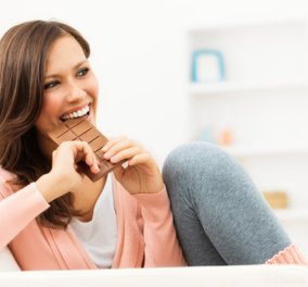 10 λόγοι για να τρώτε σοκολάτα: συμβάλλει στην σωστή λειτουργία της καρδιάς, ομορφαίνει το δέρμα...