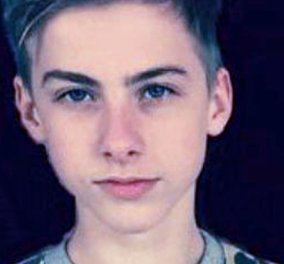 Τραγωδία με τον έφηβο γιο του Νικ Κέιβ: Σκοτώθηκε πέφτοντας από τα βράχια   - Κυρίως Φωτογραφία - Gallery - Video