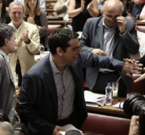 251 είπαν «ναι» στην Ευρώπη  αλλά Ο Τσίπρας «έχασε» τη δεδηλωμένη: 17 βουλευτές του ΣΥΡΙΖΑ είπαν  ΟΧΙ 