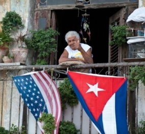 Φωτό & βίντεο:  το Ιστορικό welcome της Αμερικής στην Κούβα – Δολάρια, τουρίστες & επιχειρήσεις καταφθάνουν 