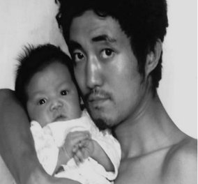 Πατέρας και γιος έβγαζαν επί 26 χρόνια την ίδια φωτογραφία ώσπου ήρθε & τρίτος στην παρέα   - Κυρίως Φωτογραφία - Gallery - Video