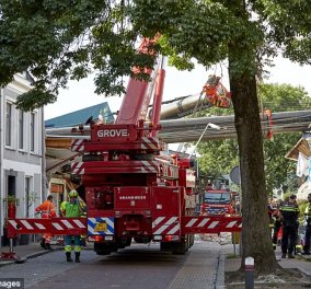 Βίντεο: Απίστευτη τραγωδία στην Ολλανδία: 20 άνθρωποι τραυματίστηκαν όταν ανυψωτικοί γερανοί έπεσαν πάνω τους  - Κυρίως Φωτογραφία - Gallery - Video
