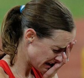 Απίθανο βίντεο: Η στιγμή που αθλήτρια χάνει το μετάλλιο γιατί προτίμησε τον πανηγυρισμό
