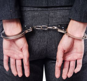 Συνελήφθη 58χρονη εφοριακός για δωροληψία - Tην έπιασαν να τα "παίρνει"‏