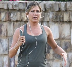 Η Jennifer Aniston πήρε κιλά, έκανε προγούλι και έγινε αγνώριστη - Φωτό την ώρα της γυμναστικής‏ - Κυρίως Φωτογραφία - Gallery - Video