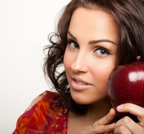 Κόκκινο μήλο, το θαυματουργό: Ρίχνει τη χοληστερίνη 40% σε ένα μόλις μήνα - Κυρίως Φωτογραφία - Gallery - Video