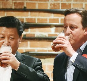 Δείτε την χαλαρή έξοδο χωρίς γραβάτες σε pub του Κάμερον με τον Πρόεδρο της Κίνας - Η πανάκριβη τσάντα δώρο στην πρώτη κυρία - Κυρίως Φωτογραφία - Gallery - Video