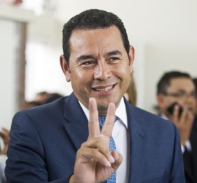 Ο κωμικός ηθοποιός Τζίμι Μοράλες νικητής των προεδρικών εκλογών στη Γουατεμάλα: Υποσχέθηκε smartphones σε όλα τα παιδιά!‏
