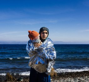 Συγκλονίζουν οι φωτογραφίες από τα νεκρά προσφυγόπουλα στη Λέσβο που πνίγηκαν στο ναυάγιο - Σκληρές εικόνες   