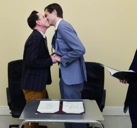 Πρώτος gay γάμος στην Ιρλανδία: Ο Cormac και ο Richard είναι το πρώτο ζευγάρι ομοφυλοφίλων 6 μήνες μετά τη νομιμοποίηση  - Κυρίως Φωτογραφία - Gallery - Video