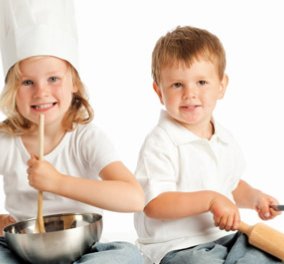 Ποιους κανόνες πρέπει να τηρείτε όταν μαγειρεύετε με παιδιά για να μην υπάρξουν εντάσεις; - Κυρίως Φωτογραφία - Gallery - Video