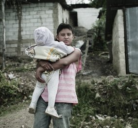 Κρυφές πικρές Ιστορίες: Βιάζουν κοριτσάκι 10 ετών, βιάζονται και γίνονται μητέρες  στη Γουατεμάλα - Φώτο