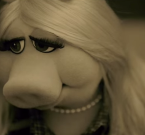 Η Miss Piggy μεταμορφώνεται σε... Adele και τραγουδά «Hello» στον Κέρμιτ - Βίντεο - Τα Muppets σε τρελή διασκέδαση  - Κυρίως Φωτογραφία - Gallery - Video