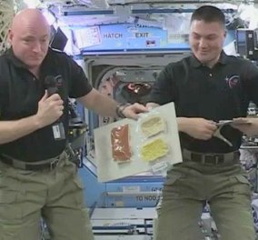 NASA: Έτσι γιόρτασαν το "Thanksgiving" στον διαστημικό σταθμό! Πως έφαγαν την γαλοπούλα άραγε - Βίντεο