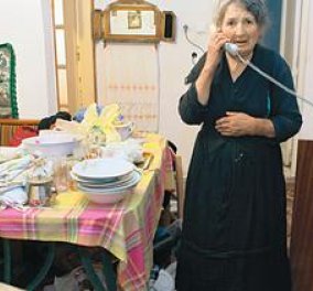 Θρήνος στη Λευκάδα  γιαγιάδες  και παππούδες  μένουν πεισματικά στα σπίτια τους  παρά τους  2  νεκρούς   - Κυρίως Φωτογραφία - Gallery - Video