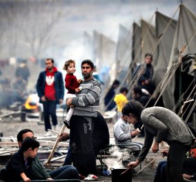 Αλέξης Παπαχελάς: Ο εφιάλτης μιας φτωχής Ελλάδας με χιλιάδες εγκλωβισμένους πρόσφυγες δεν είναι μακριά