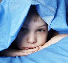 Γιατί τα παιδιά φοβούνται την νύχτα; Πως πρέπει να το αντιμετωπίσετε;