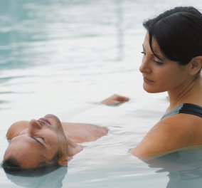 Βήμα- βήμα μέσα στο νερό: Οδηγός άσκησης μέσα στην πισίνα για να θεραπεύσετε σώμα & ψυχή!  