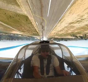 Bίντεο: Με τις εκπληκτικές αερο - φιγούρες ενός ριψοκίνδυνου πιλότου - Θα μείνετε με το στόμα ανοικτό - Κυρίως Φωτογραφία - Gallery - Video
