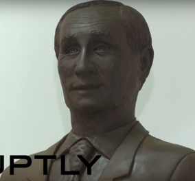 Tον γλείφουν; Έφτιαξαν άγαλμα του Πούτιν από σοκολάτα - Βίντεο