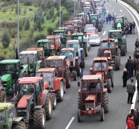 Συνεχίζονται τα μπλόκα των αγροτών σε όλη τη χώρα - Άνοιξε η Μαρκοπούλου στον κόμβο για αεροδρόμιο - Κυρίως Φωτογραφία - Gallery - Video