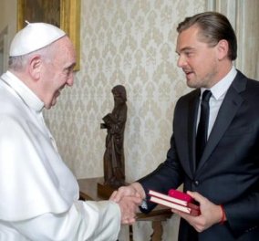 O ''ηγέτης'' του Χόλιγουντ Leonardo Di Caprio τετ α τετ με τον Πάπα Φραγκίσκο - Τι είπε ο θεοσεβούμενος ηθοποιός; 