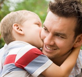 Νέα έρευνα δείχνει πως τα παιδιά με υψηλότερο IQ περνούν περισσότερο χρόνο με τον πατέρα τους