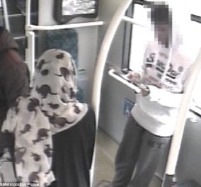 Λονδίνο: Απίστευτο περιστατικό σε λεωφορείο: Γυναίκα με μαντίλα μαχαίρωσε 15χρονο - Φωτό & βίντεο - Κυρίως Φωτογραφία - Gallery - Video
