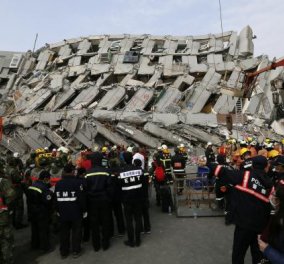 Πένθος στην Ταϊβάν: 112 πτώματα ανέσυραν οι διασώστες από το κτήριο που κατέρρευσε - Κυρίως Φωτογραφία - Gallery - Video