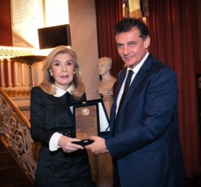 Το Πανεπιστήμιο Αθηνών τίμησε τη Μαριάννα Β. Βαρδινογιάννη για τη φιλανθρωπική της προσφορά - Λαμπερές παρουσίες έδωσαν το παρών - Κυρίως Φωτογραφία - Gallery - Video