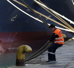 Δεμένα τα πλοία στα λιμάνια λόγω κακοκαιρίας - Συνεχίζονται τα προβλήματα στις ακτοπλοϊκές συγκοινωνίες - Κυρίως Φωτογραφία - Gallery - Video