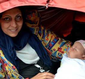 Χωρίς τέλος το δράμα των προσφύγων στην Ειδομένη: Στο νοσοκομείο 6 μηνών μωράκι από ασιτία  - Κυρίως Φωτογραφία - Gallery - Video