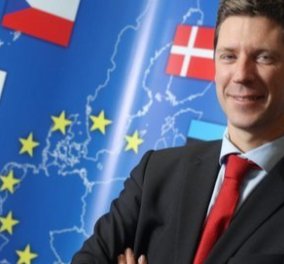 Ο Γιούνγκερ διόρισε τον Maarten Verwey συντονιστή της ΕΕ  για την εφαρμογή στην Ελλάδα της συμφωνίας με Τουρκία