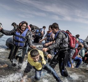 Εκταμιεύονται τα πρώτα 100 εκ. ευρώ από τις Βρυξέλλες για ανθρωπιστική βοήθεια στην Ελλάδα - Κυρίως Φωτογραφία - Gallery - Video