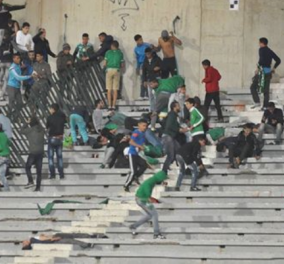 Πανζουρλισμός σε γήπεδο στο Μαρόκο: Επεισόδια με 2 νεκρούς και δεκάδες τραυματίες (βίντεο)