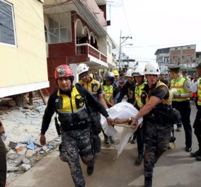 Συγκλονιστικές φωτογραφίες: Ισοπεδώθηκε ο Ισημερινός από τα 7,8 Ρίχτερ -  272 νεκροί & 2.068 τραυματίες - Κυρίως Φωτογραφία - Gallery - Video