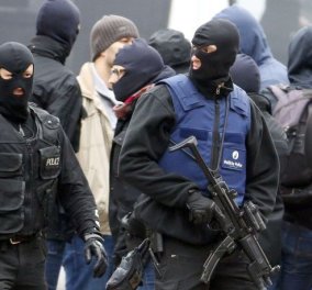 Νέα μεγάλη αστυνομική επιχείρηση στις Βρυξέλλες - Δεκάδες αστυνομικοί, ελεύθεροι σκοπευτές και πυροτεχνουργοί στη συνοικία Έτερμπεκ