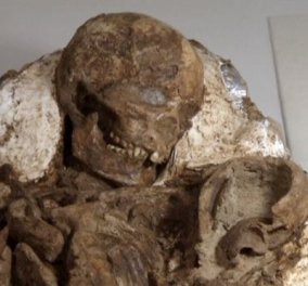 Εκπληκτικό: Απολίθωμα μητέρας που αγκαλιάζει το βρέφος της πριν από 4.800 χρόνια βρέθηκε στην Ταϊβάν 