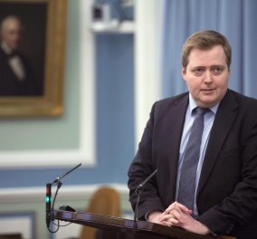  Τα Panama Papers «έριξαν» τον πρωθυπουργό της Ισλανδίας: Υπέβαλε την παραίτηση του   - Κυρίως Φωτογραφία - Gallery - Video