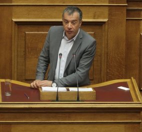 Θεοδωράκης: Να σταματήσει η κυβέρνηση να συμπεριφέρεται ως κατακτητής