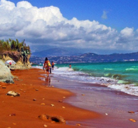 Η παραλία Ξι της Κεφαλονιάς στις 20 πιο παράξενες παραλίες στον κόσμο