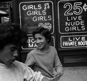 Vintage pics από την πορνεία στην Times Square του 1970 - Αγόρια - κότες, άντρες κοτοκυνηγοί  - Κυρίως Φωτογραφία - Gallery - Video