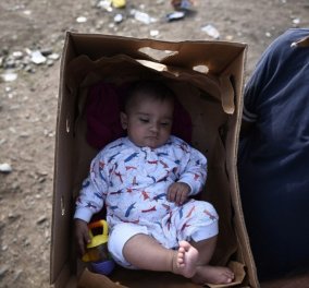 H αληθινή ιστορία ενός μωρού 9 μηνών που η μητέρα του πέθανε εξαιτίας εγκαυμάτων κατά τον διάπλου της Μεσογείου