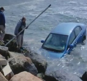 Βίντεο: Από θαύμα σώθηκε 85χρονη στις ΗΠΑ -  Έκανε βουτιά στη θάλασσα με το αμάξι της  - Κυρίως Φωτογραφία - Gallery - Video