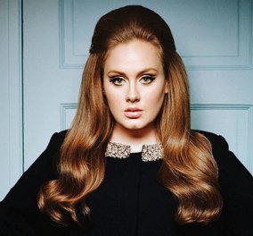 Adele: Με floral φόρεμα και μαύρο φόντο στο κλιπ για το νέο της τραγούδι Send My Love - Απολαύστε το