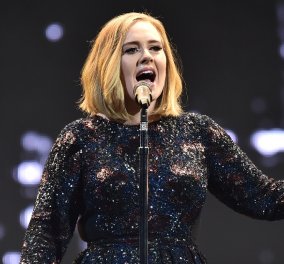 Έξαλλη η Adele με fan της σε συναυλία: Κατέβασε την κάμερα & απόλαυσε το show - Κυρίως Φωτογραφία - Gallery - Video